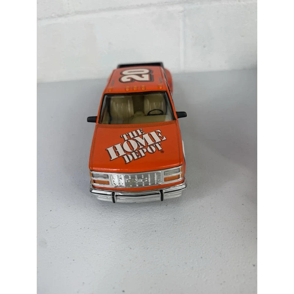 Action Brookfield Collectors Guild 1:24 Tony Stewart Crew Cab, Enclosed Trailer